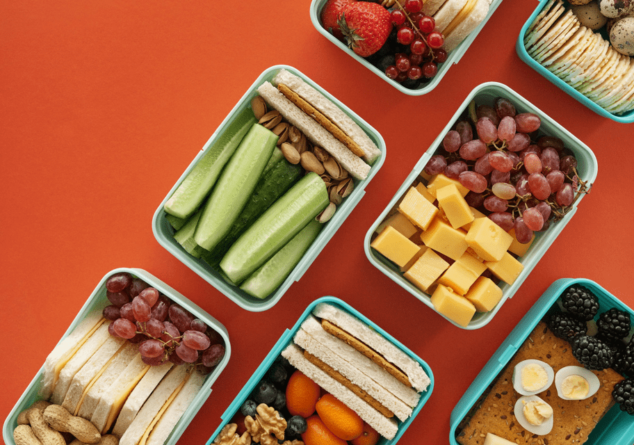 Dentist approved snacks - image of lunchboxes for kids with healthy snacks